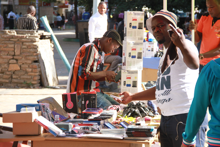 SME FOCUS: The new merchants of mobile miracles, Brick-and-mortar traders lose cellphone business