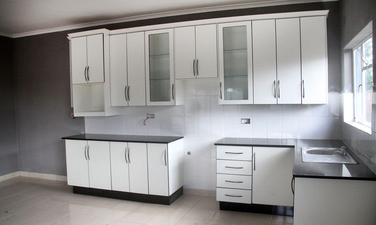 Kitchen rug ideas for cosy cooking space