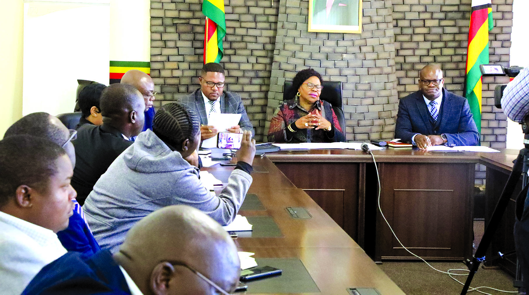Editors urged to unite nation
