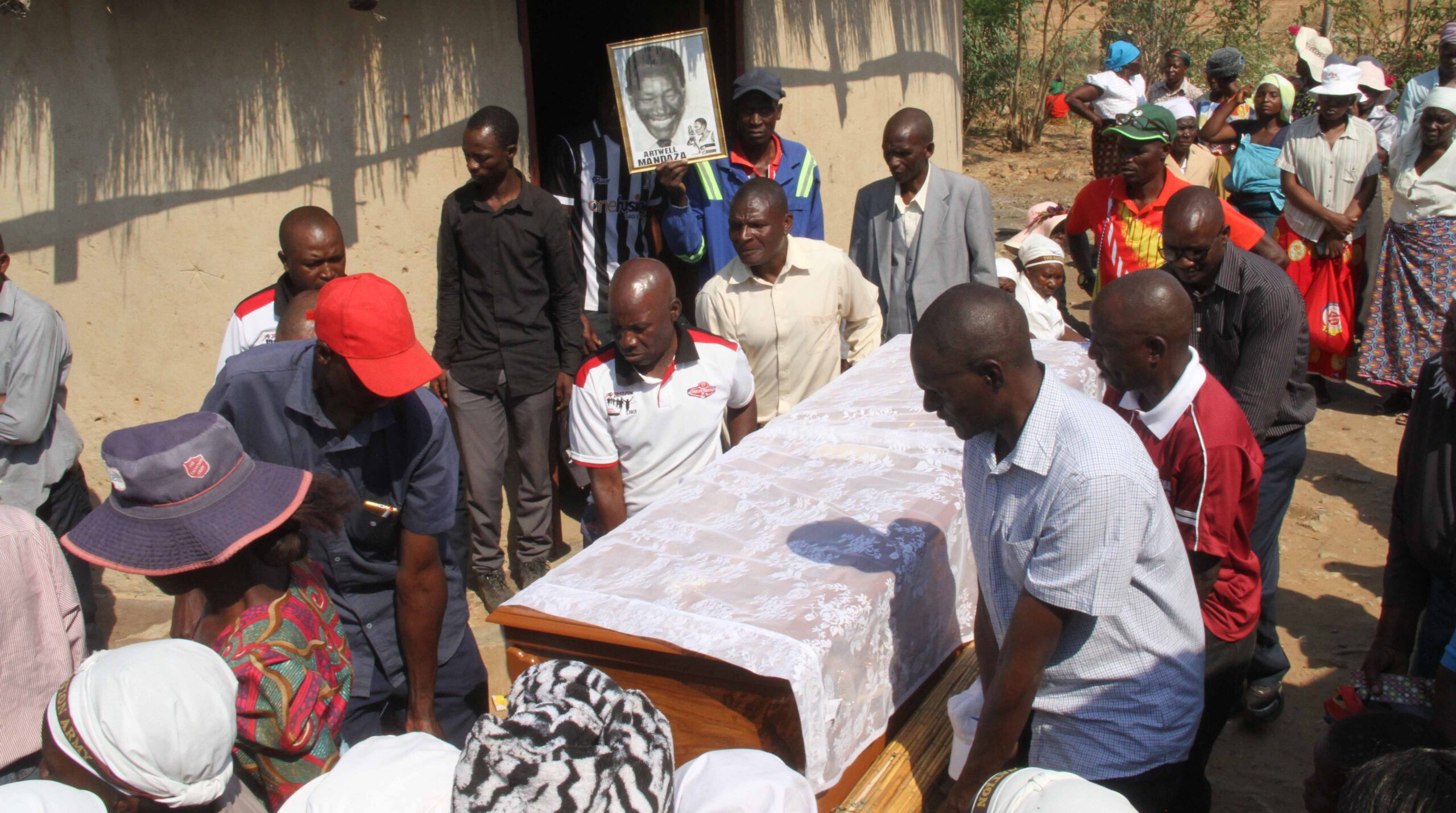 Mandaza laid to rest