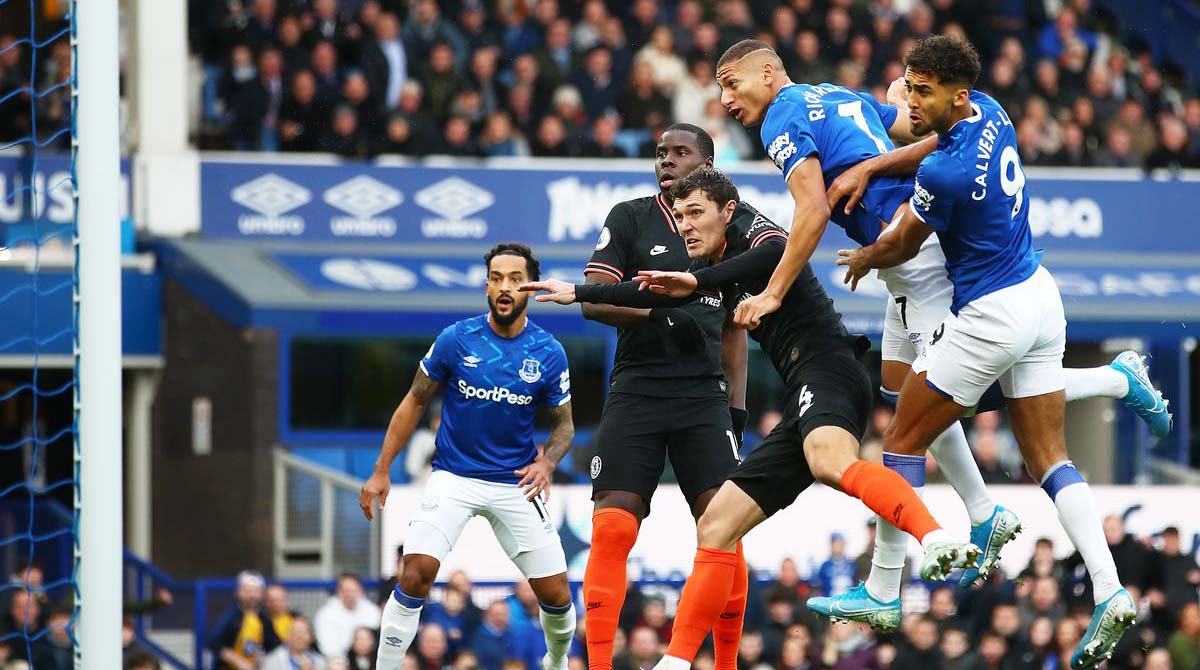 Everton stun Chelsea
