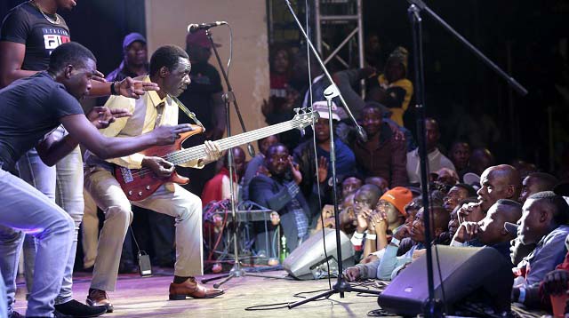 Festive cheer for Kadoma