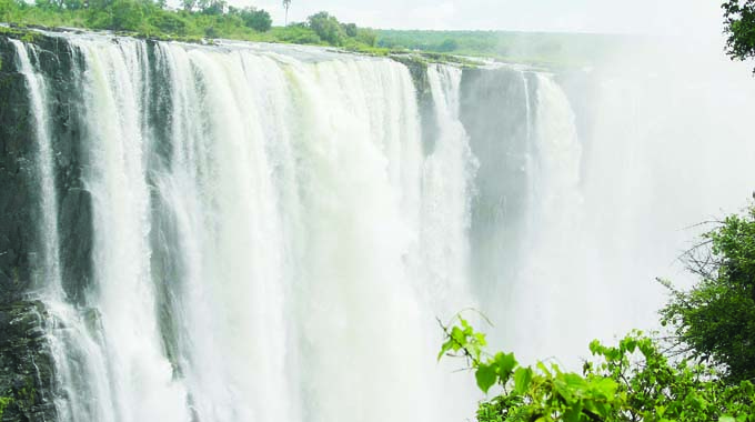 Vic Falls slowly awakens