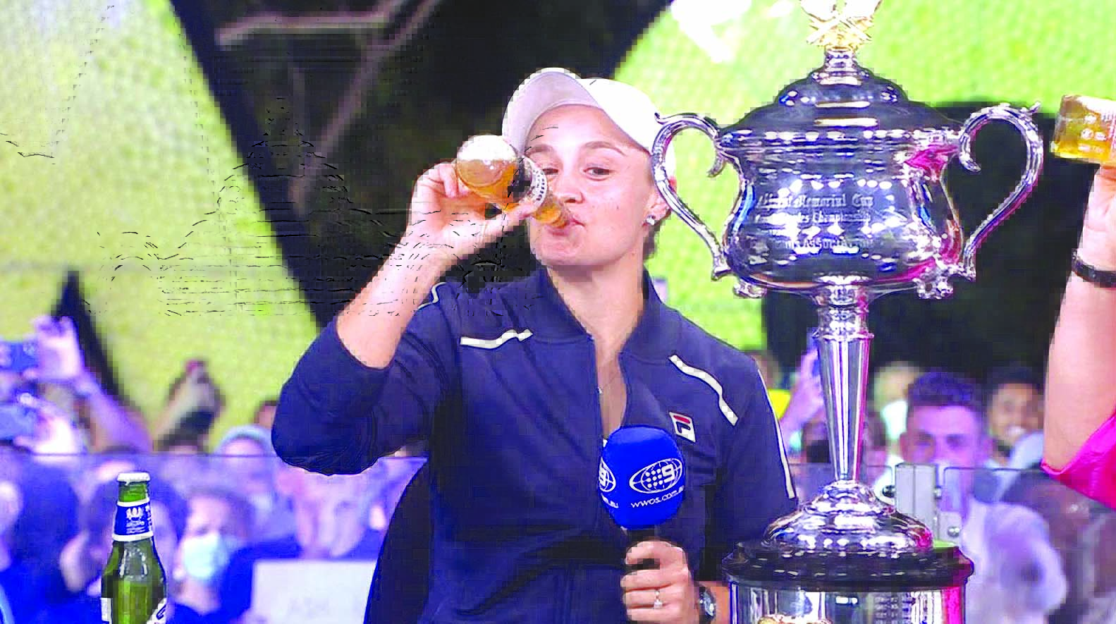 Third Slam title for Super Barty