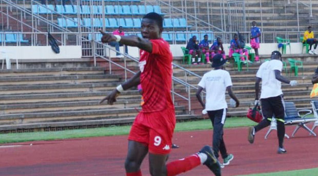 Rhinos coach tips striker to succeed in SA