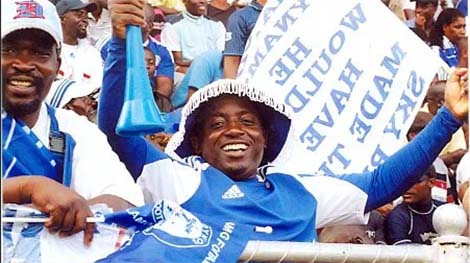 Warriors cheerleader slams hooliganism