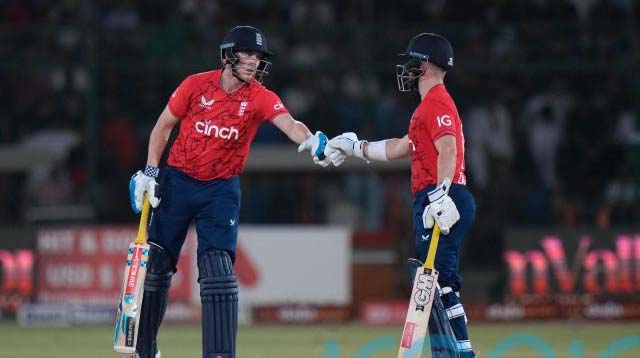 England reverse fortunes in blinder