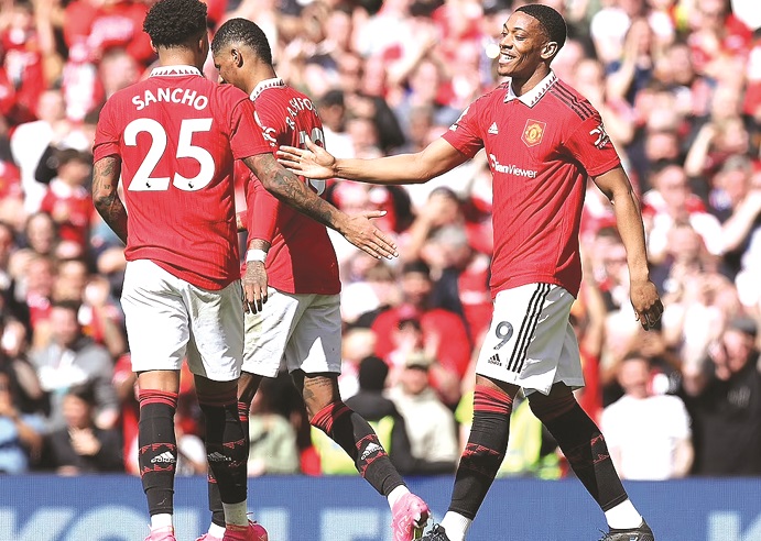 United strengthen grip on top four