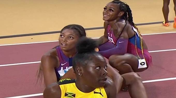 Jackson wins 200m gold in second-best time ever