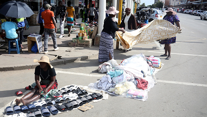 NEW: Mutare City Council moves to clear vendors as local authorities heed Government’s directive