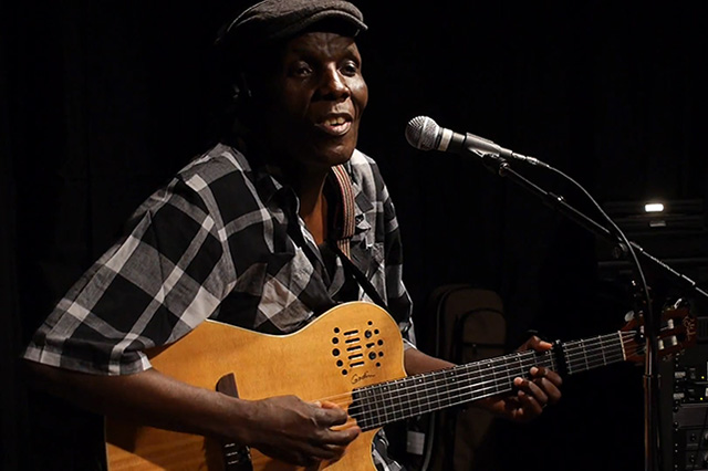 Kelly Khumalo showers praises on Tuku