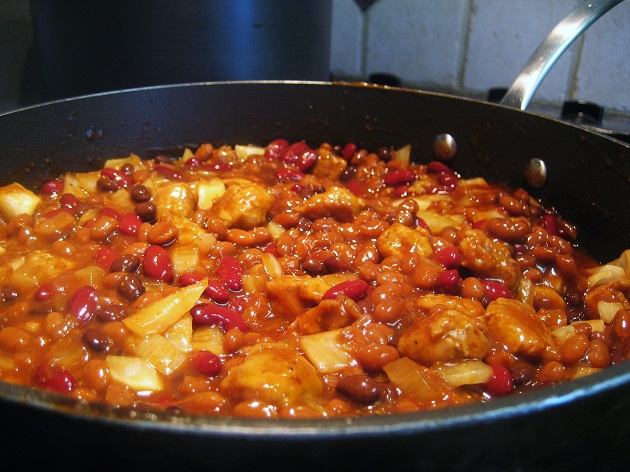 Spicy baked beans