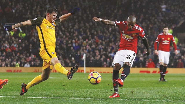Man Utd in scrappy win