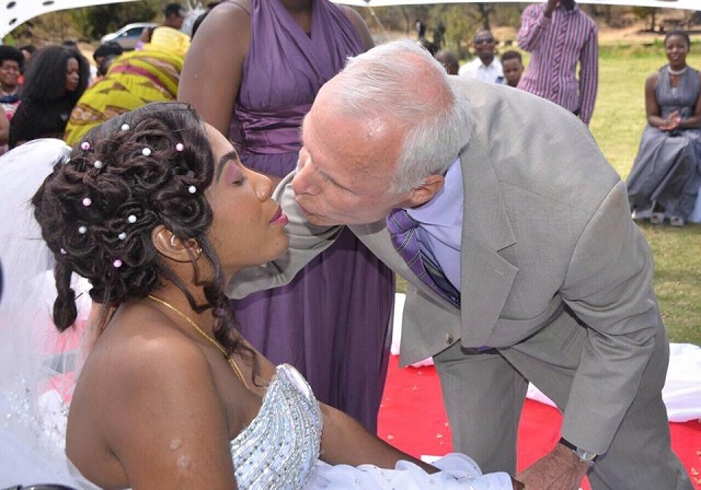 Ex-dancer who lost legs finds love
