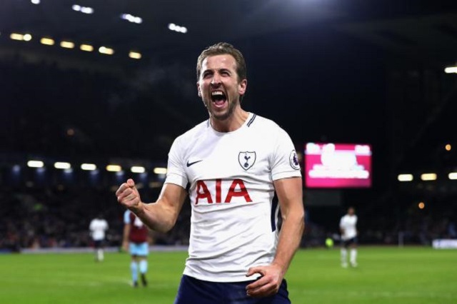 Spurs soar to third, Swans win again