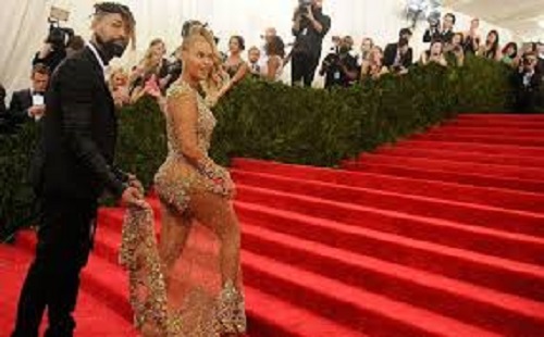 Dress Code: Awards ceremony (Gala)