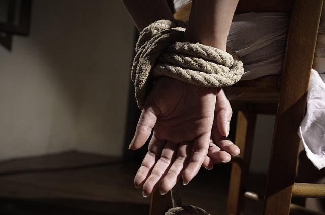 Gold panners lock up nurses in clinic