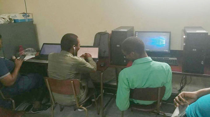 Visually impaired remain strangers to ICT skills