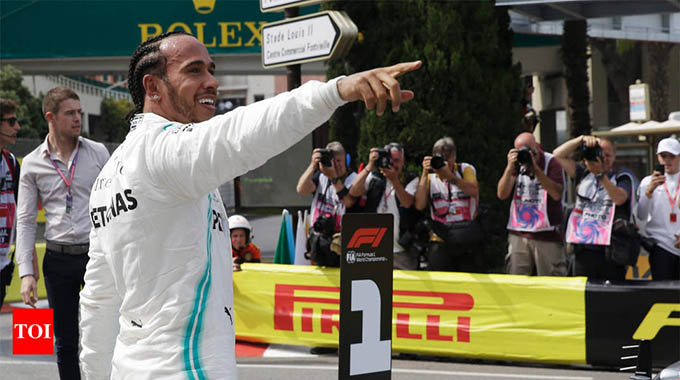 Hamilton dedicates ‘beautiful’ pole to Lauda