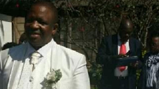 MDC councillor in relief maize storm