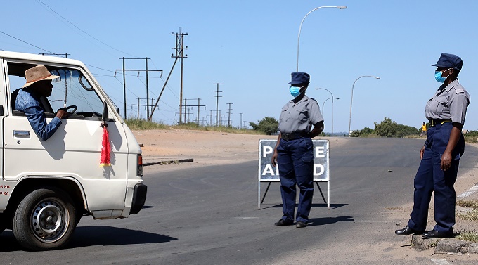 Police enforce 21-day lockdown