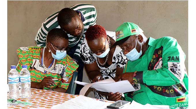 Zanu-PF DCC hopefuls submit CVs