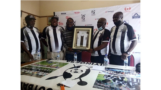 Highlanders honour SA chapter chairperson Nyathi for spearheading debt free campaign