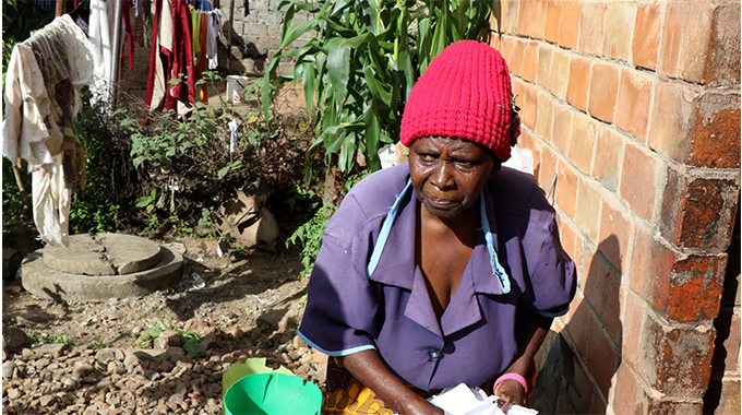 WATCH: Sewerage horror for Nkulumane granny
