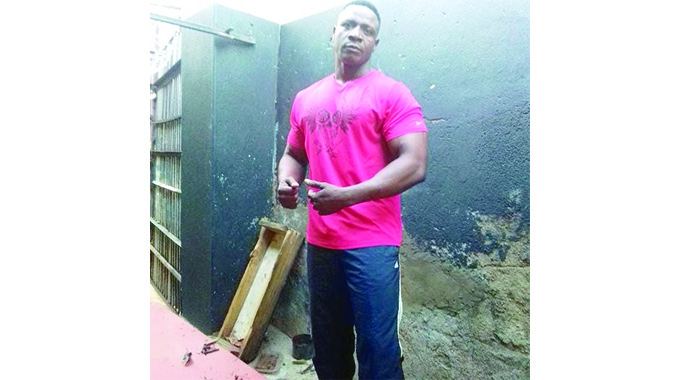 Tribute to former boxer Francis Hwesa