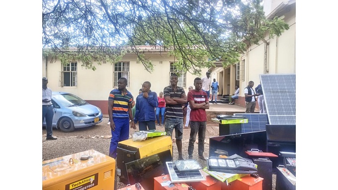 WATCH: Four nabbed for housebreaking spree