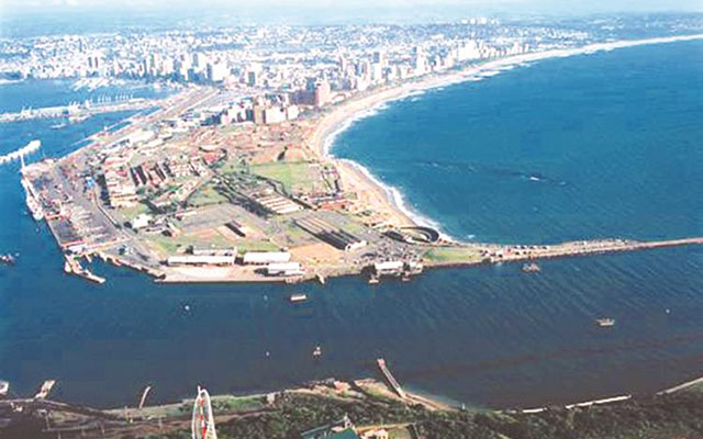 Crumbling ports threaten major fruit export in SA