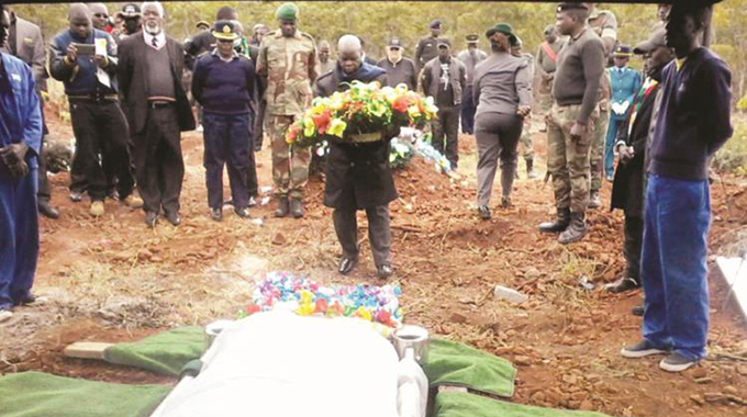 Zim boxing legend Tinago laid to rest