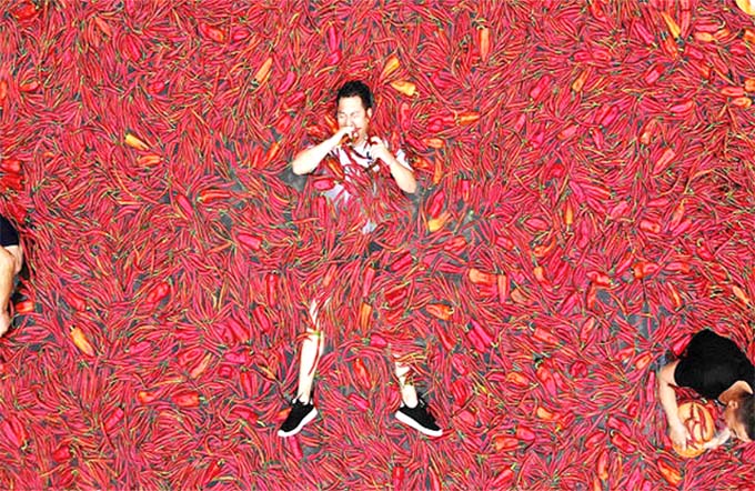 China chilli fest gets off to scorching start