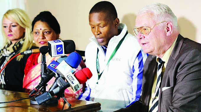 Observer teams give polls thumbs up