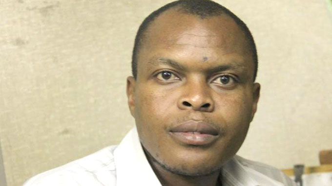 Arts journalist Tera dies