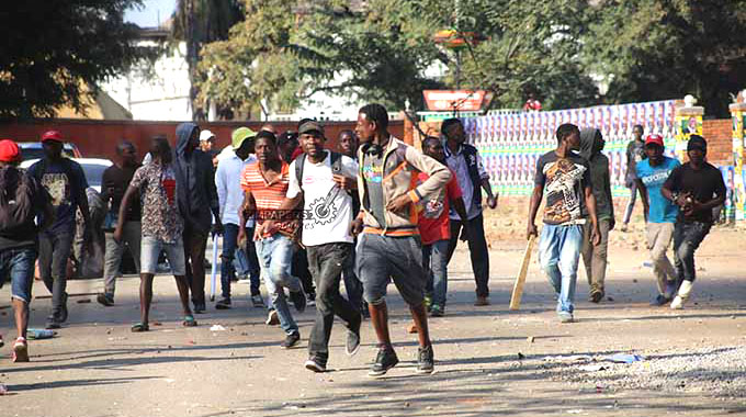 Harare residents condemn MDC violence