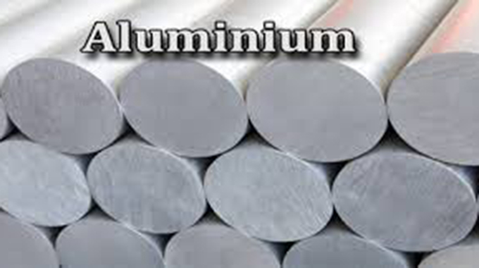 Global aluminium production declines