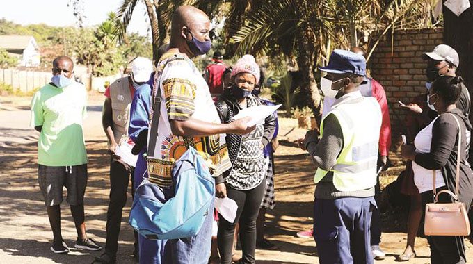 1 300 arrested in 24 hours . . . as security forces reinforce lockdown regulations