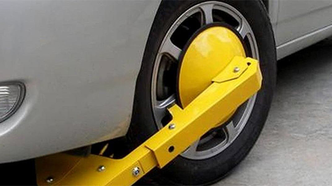 Huge outcry over city vehicle clamping fine