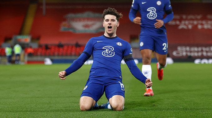 Man Utd make third bid for Mount