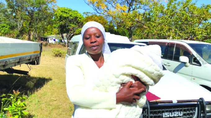 Gringo’s widow gives birth