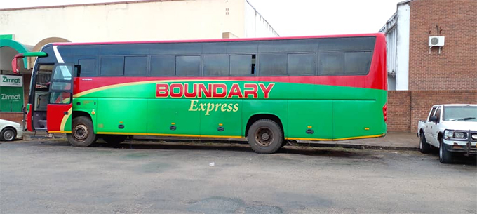 Robbers injure scores after hijacking bus