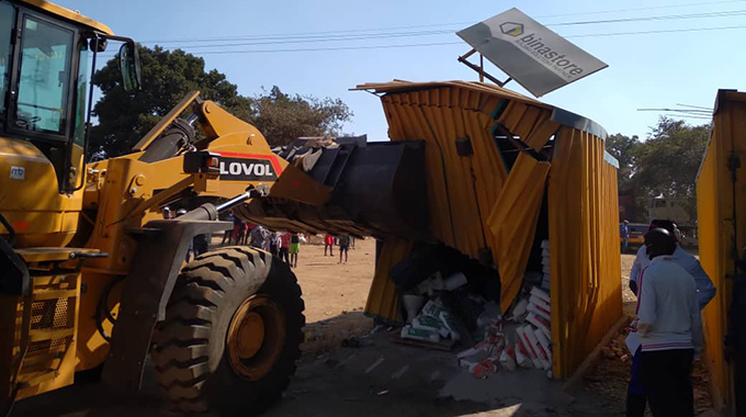 Council demolishes illegal structures around Glenview 8 complex