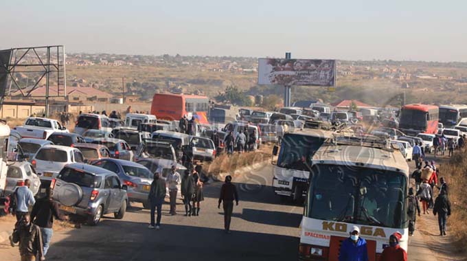 Long queues at Seke Road roadblocks