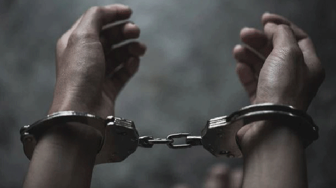 The duo was found to be transporting Zimbabwean smugglers of second-hand clothes using unregistered motorcycles to facilitate illegal cross-border activities