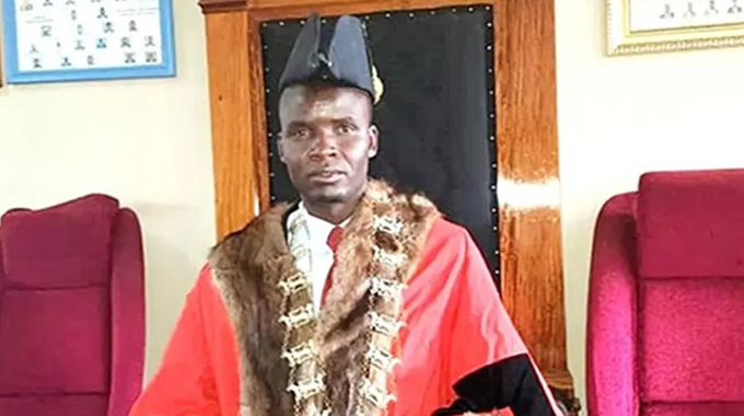 Chitown fails to build civic centre