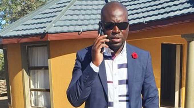 Zim-bound bus impounded in SA