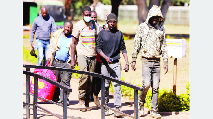 Suspected gold ore thieves in court