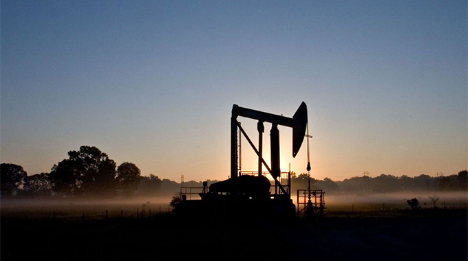 Oil extends drop on demand concerns