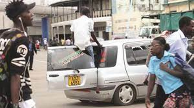 Mushikashika menace back in CBD, causes chaos
